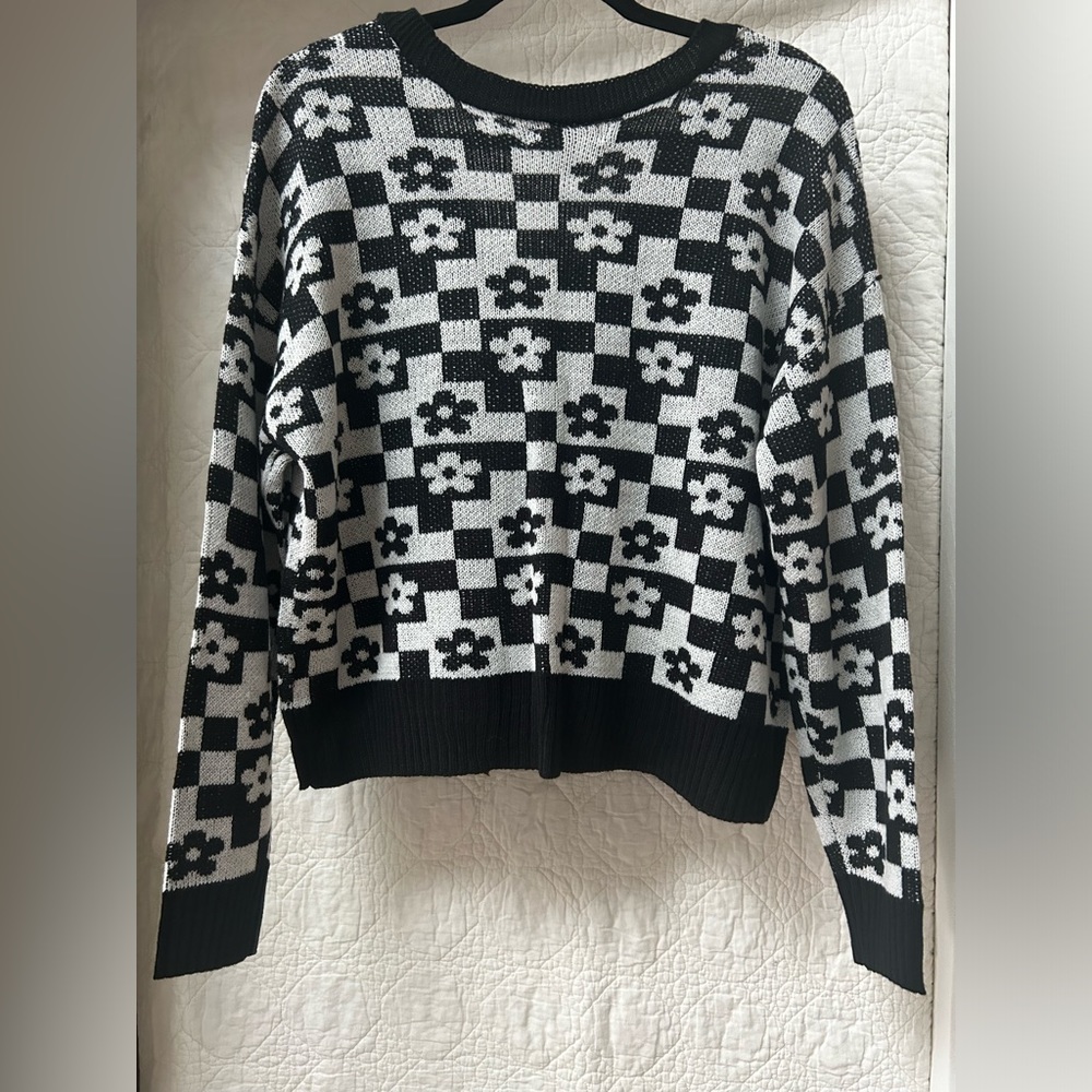 NWT Trendy Sweater - Picture 2 of 2